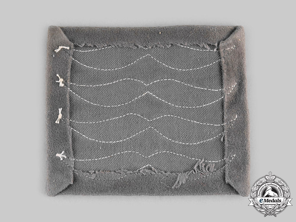 germany,_luftwaffe._an_oberfeldwebel_sleeve_rank_insignia__emd0896_c20_01563_1_1