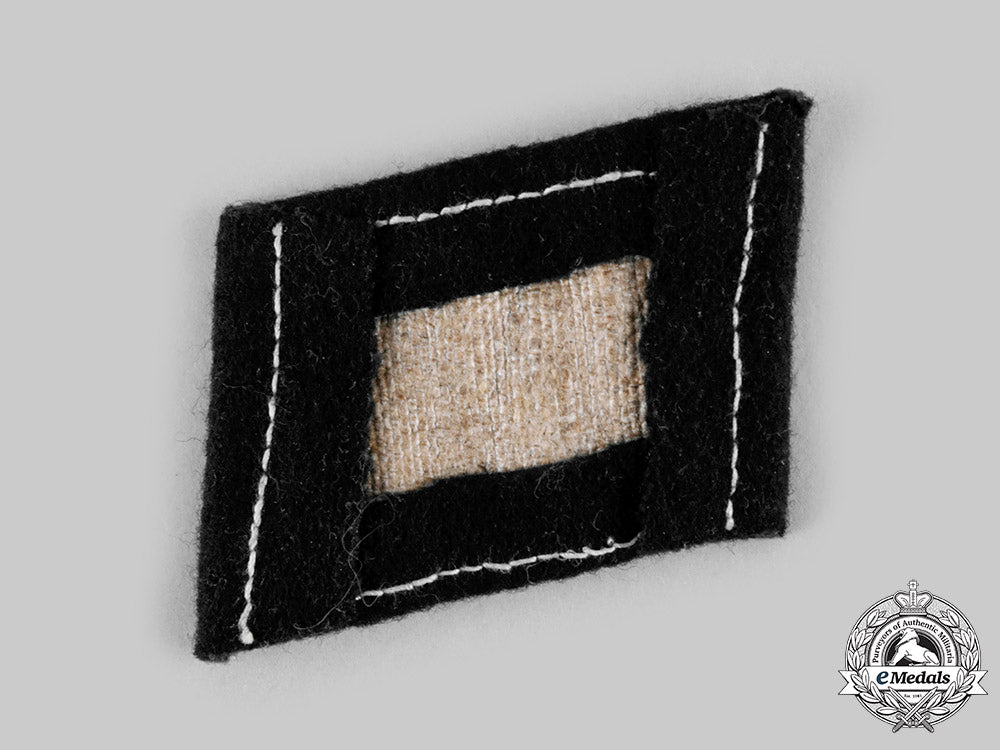 germany,_ss._a_runic_collar_tab,_type_iii__emd3715_c20_02087