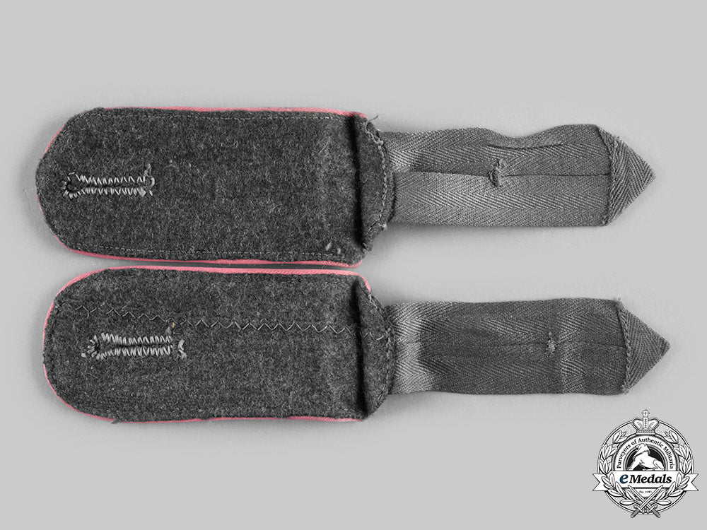 germany,_heer._a_set_of_heer_panzer_enlisted_personnel_shoulder_straps__emd4520_c20_02356_1_1_1