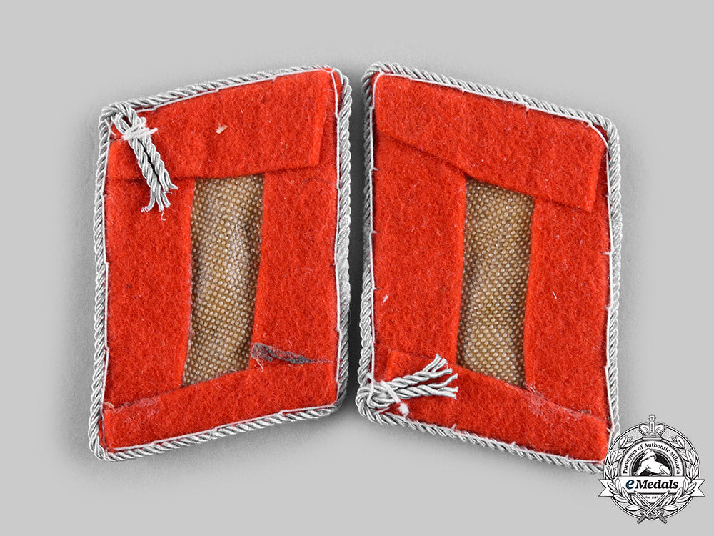 germany,_luftwaffe._a_set_of_luftwaffe_flak/_artillery_major_collar_tabs__emd4531_c20_02361_1