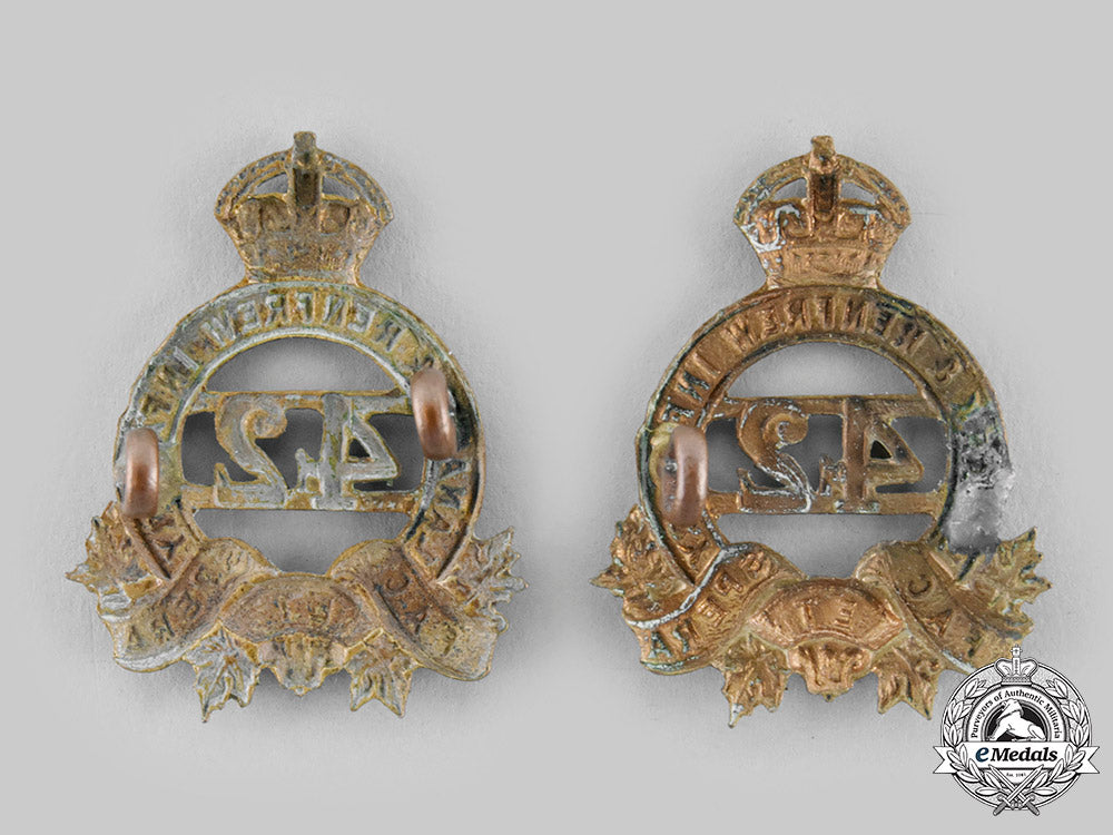 canada,_cef._a42_nd_lanark_and_renfrew_regiment_collar_badge_mismatched_pair,_c.1915__emd6004_c20_02211_1