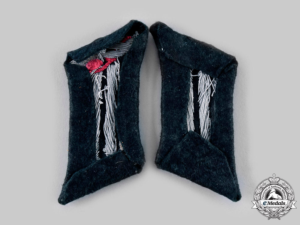 germany,_heer._a_pair_of_army_panzer_collar_tabs__emd7777_1_1