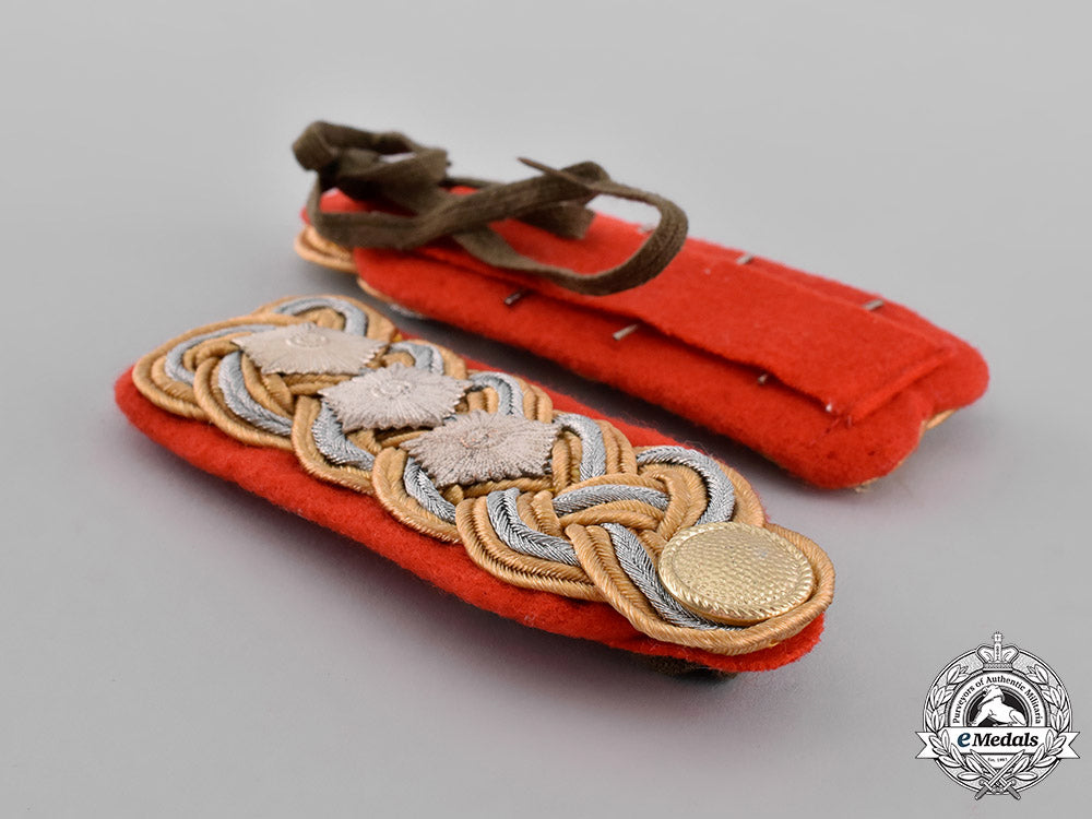 germany,_gdr._a_set_of_east_german_colonel_general_shoulder_boards_and_collar_tabs_emd_1410