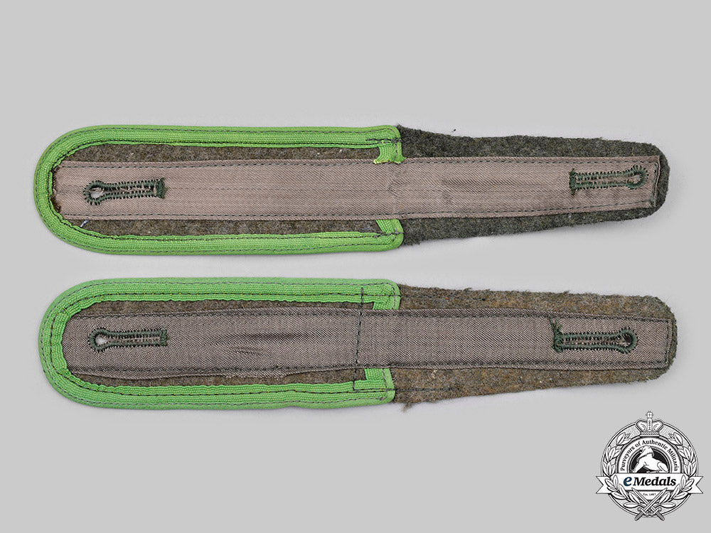 germany,_heer._a_set_of_panzergrenadier_enlisted_personnel_shoulder_straps_emd_249