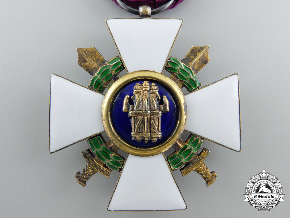 italy,_fascist_state._an_order_of_the_roman_eagle_with_swords,_knight1942-1943_f_250_2_2_1