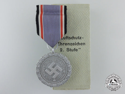 an_air_defence(_luftschutz)_medal;_second_class_with_box_of_issue_f_528