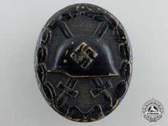 A Black Grade Wound Badge