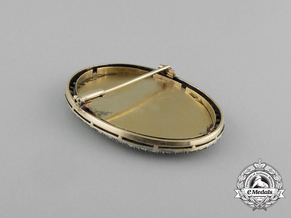 an_exquisite_russian_imperial_tsar_nicholas_ii_brooch_in_gold&_diamonds_f_902_1