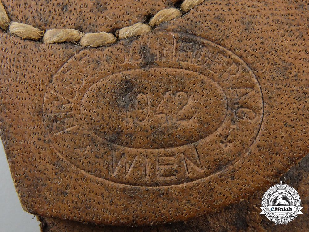 an_army_belt_buckle_with_leather_tab_by“_bruder_schneider_a.g._wien”_f_910