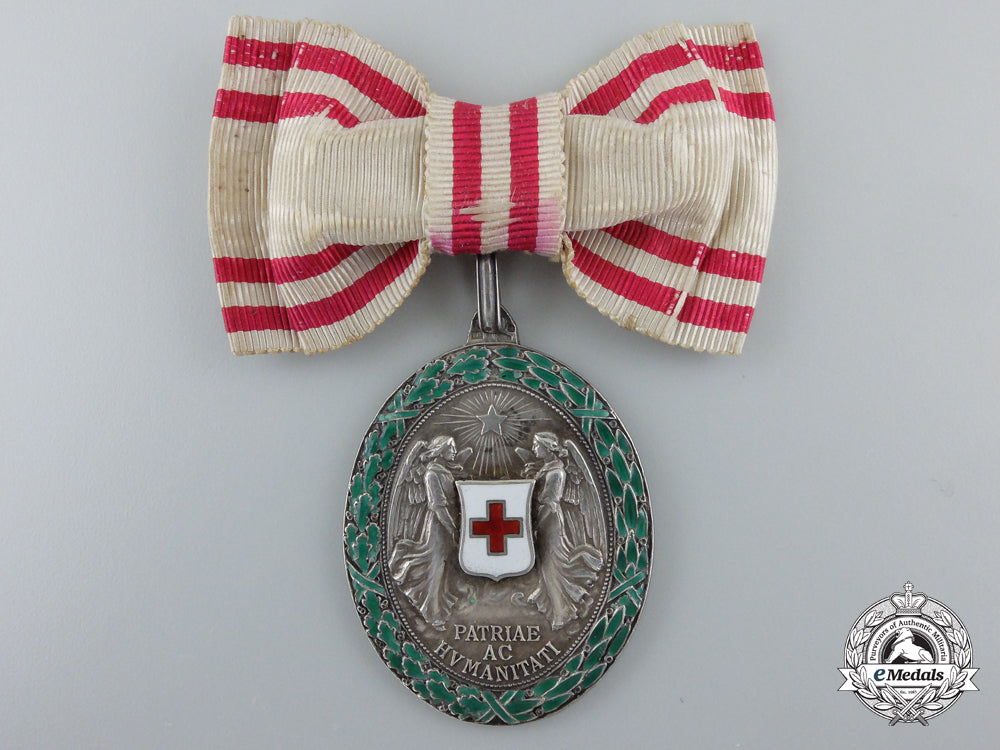 an_austrian_honour_decoration_of_the_red_cross;_silver_grade_medal_with_war_decoration,_ladies1864-1914_f_971