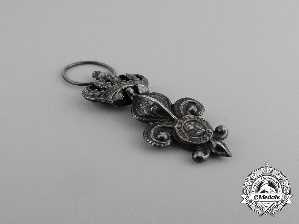 a_french_order_of_the_lily;_decoration_with_crown_and_king's_portrait_g_331_1