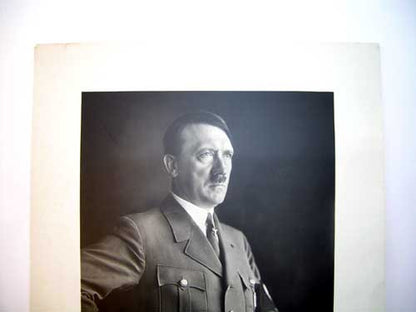 a._hitler_signature_to_olympic_games1936_winner_gd126001