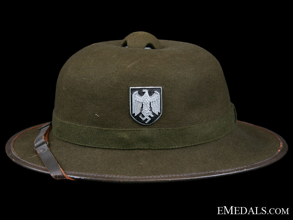 a_first_model_wehrmacht_pith_helmet1942_ghh4132b