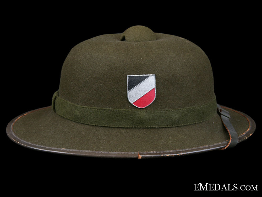 a_first_model_wehrmacht_pith_helmet1942_ghh4132d