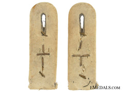 Stalingrad Cross Insignia On Hauptmanns Shoulder Boards