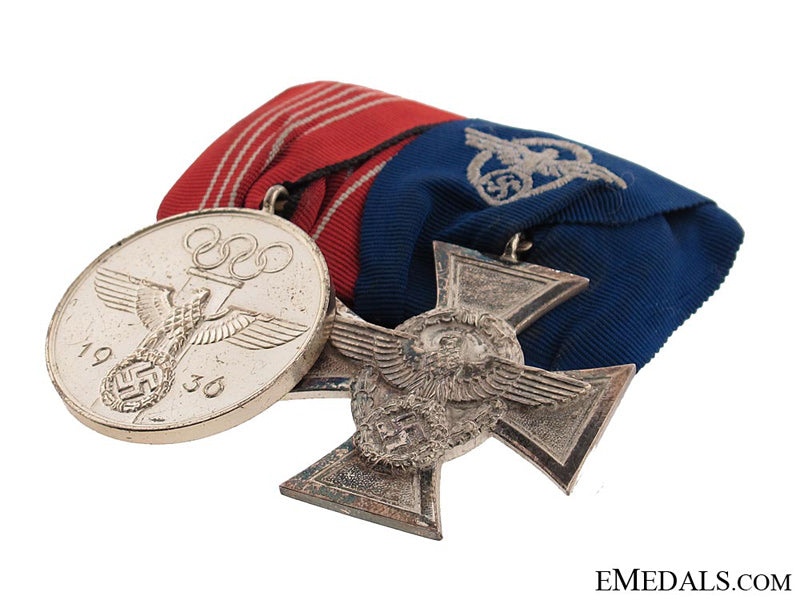 pair_of_awards_grcp40880004