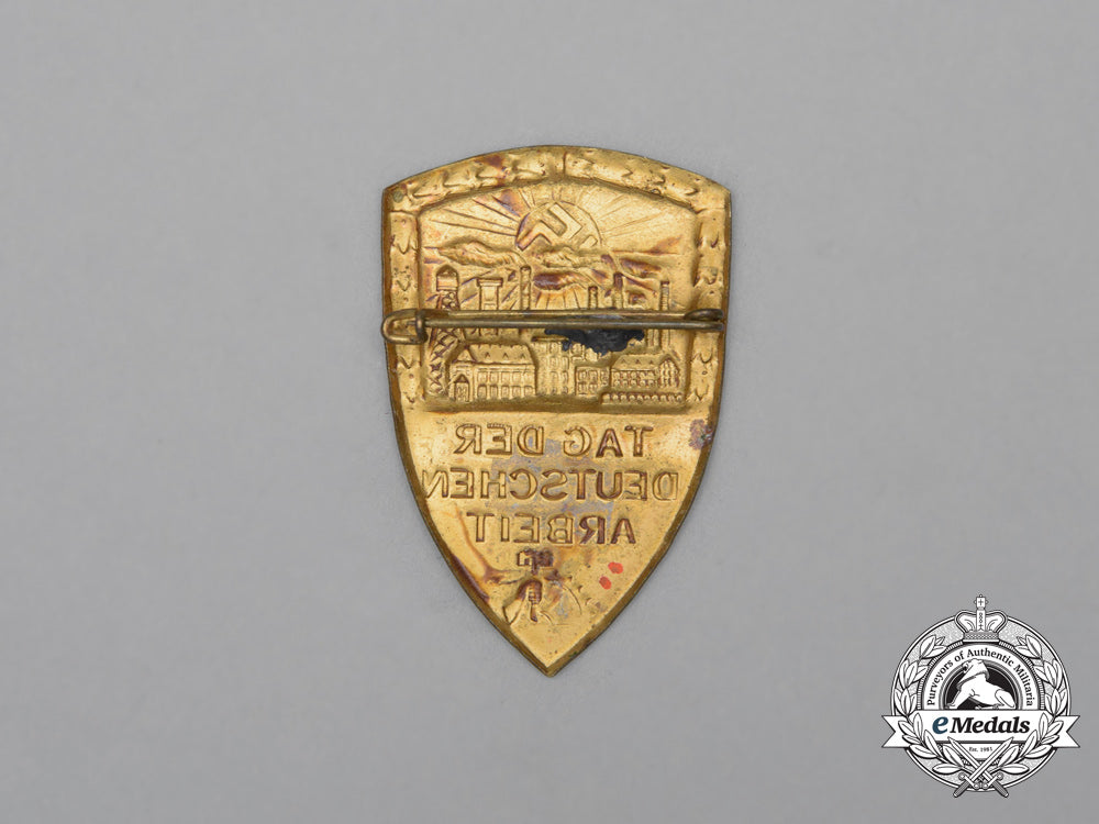 a_third_reich_period_nsbo“_day_of_german_labour”_badge_h_902_1