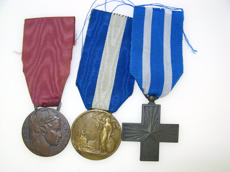 three_medals_i2710001