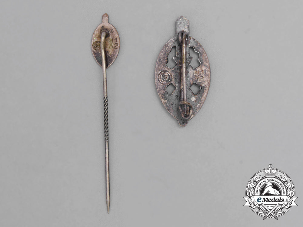 two_nskov_membership_badges_and_pins_by_deschler&_sohn_i_807_1
