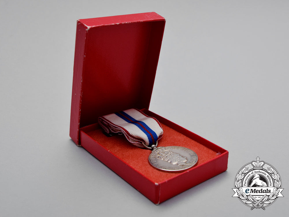 a_queen_elizabeth_ii_silver_jubilee_medal1952-1977_in_box_i_876