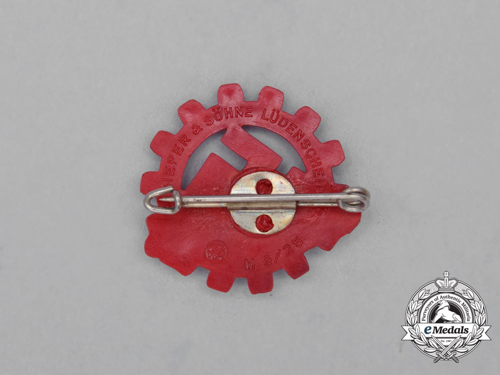a1939“_with_the_kdf_to_the_international_car_show_in_berlin”_badge_i_904_1