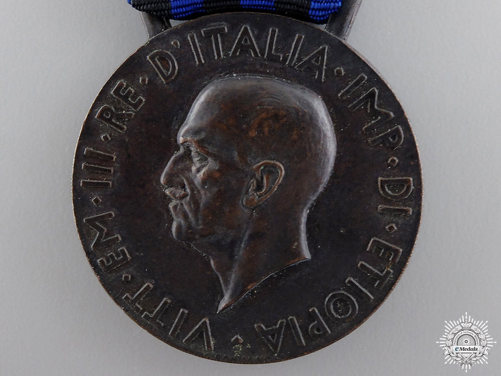 an_italian_campaign_medal_for_east_africa_img_02.jpg54c2a5138e52e