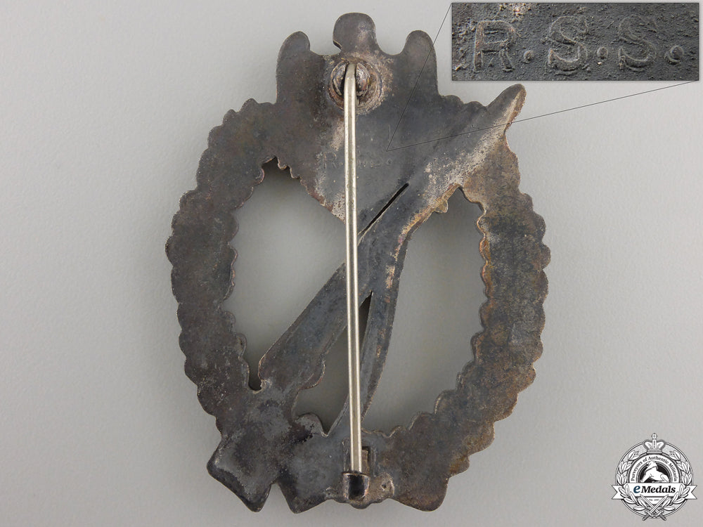 a_silver_grade_infantry_assault_badge_by_richard_simm&_söhn_img_02.jpg557f29b70f830