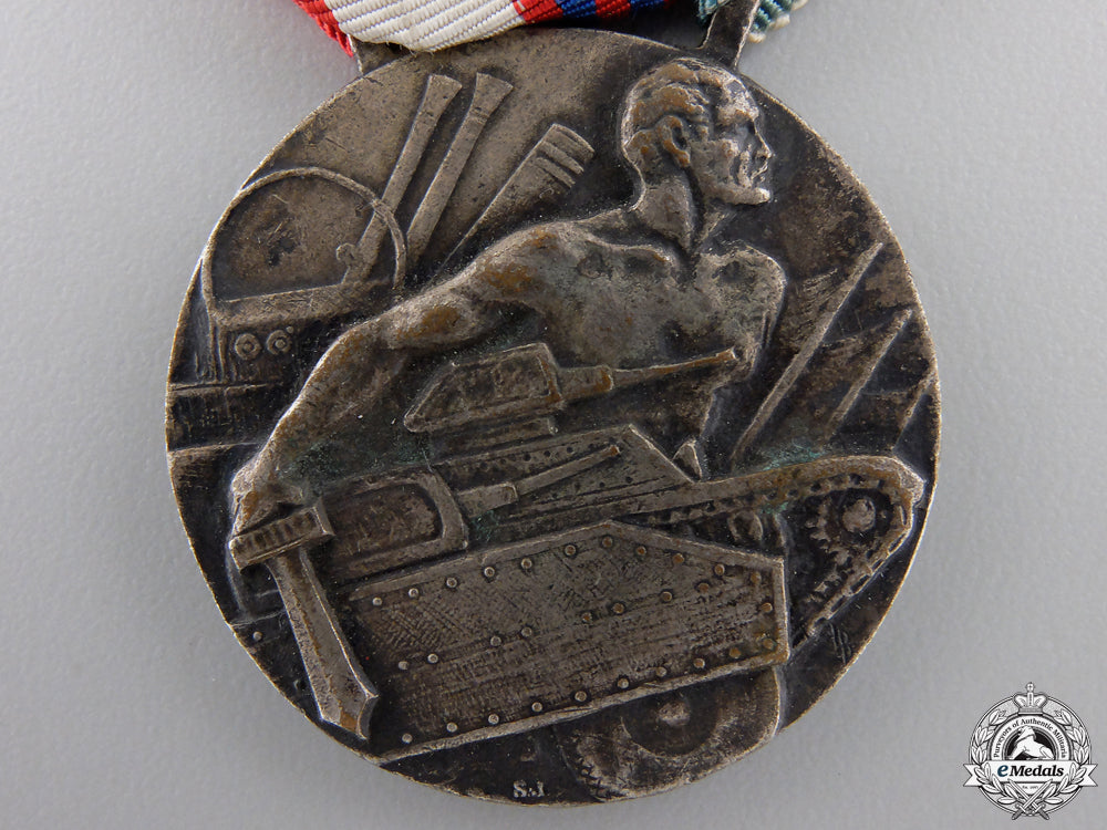 italy,_fascist_state._a_mantua_infantry_division_medal_img_02.jpg552408bd0d676