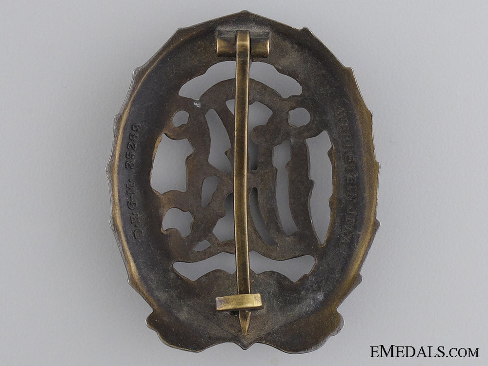 bronze_grade_drl_sport_badge;3_rd_model_img_02.jpg53c95f9dc9dc5