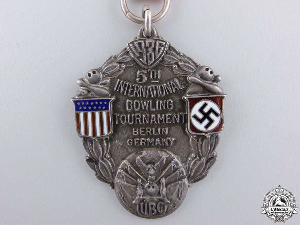 a1938_pre_war_america-_german_bowling_medal,_berlin_img_02.jpg55a6af02b857a