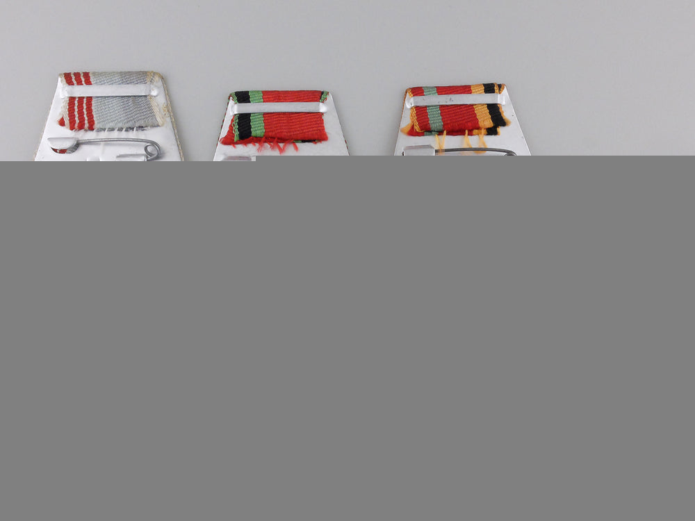 four_soviet_russian_medals_and_awards_img_02.jpg553a42299a348