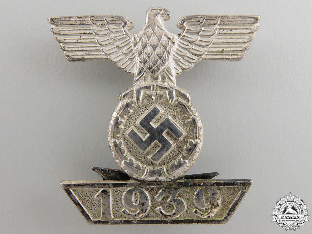 a_clasp_to_the_iron_class1939_by_w._deumer_img_02.jpg556387a667ff4