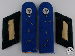 A Set Of Army Medical Hauptmann Boards & Collar Tabs