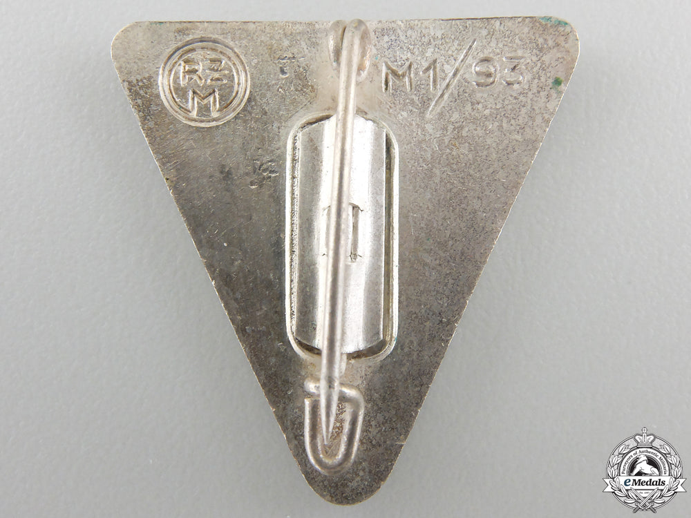 a_german_women's_league_membership_badge;_type_iii_img_02.jpg55c62a286c9f4