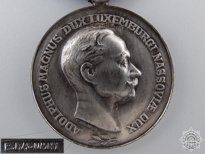 luxembourg._an_order_of_adolphe_of_nassau,_merit_medal,_c.1922_img_02.jpg54df9b8fb8ccc