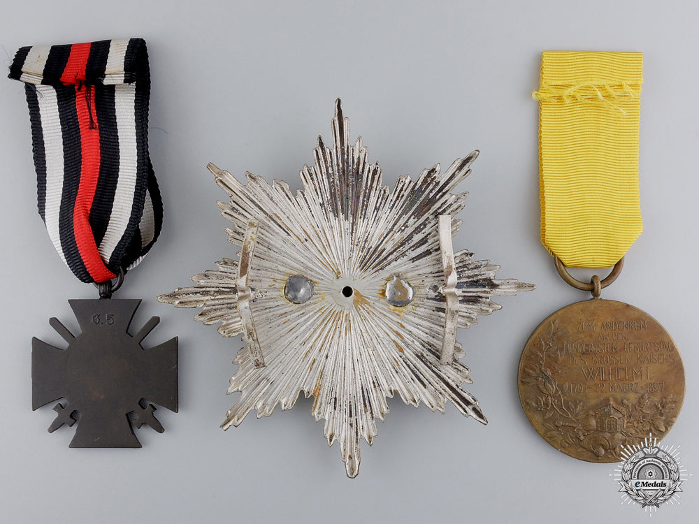 three_first_war_german_medals_and_insignia_img_02.jpg548c897f5a155