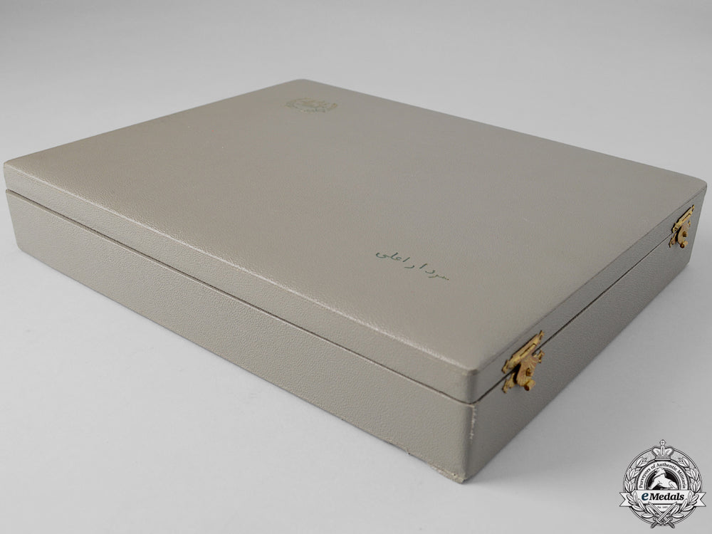 an_order_of_the_leader(_nishan-_i-_sardari),_grand_cross_set;1_st_class_img_02.jpg55a114cc999ea