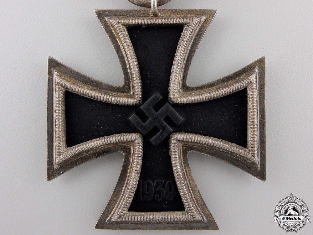 an_iron_cross_second_class1939_by_j.e._hammer&_sohne_img_02.jpg555b3c108f8f2
