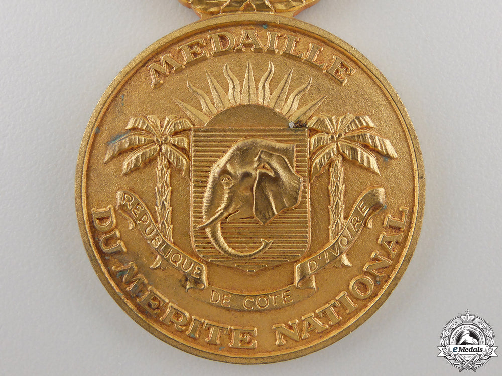 an_ivory_coast_medal_of_national_merit_medal;_gold_grade_img_02.jpg5565ea04f393a