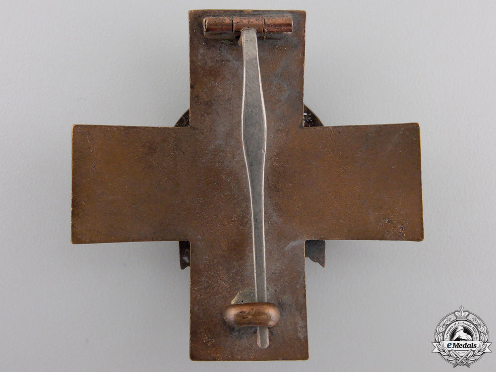 a_recovered_german_social_welfare_organization_merit_cross_img_02.jpg5548d2f56df90