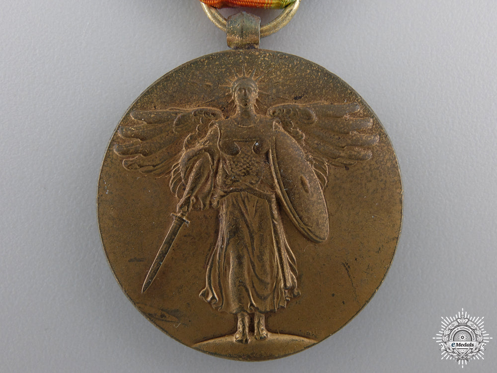 a_first_war_american_victory_medal;_england_img_02.jpg55030a296fa65