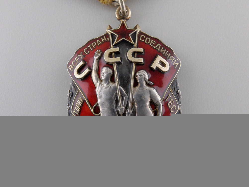 a_soviet_russian_order_of_the_badge_of_honour;_type_iv_img_02.jpg553a3f89208d7