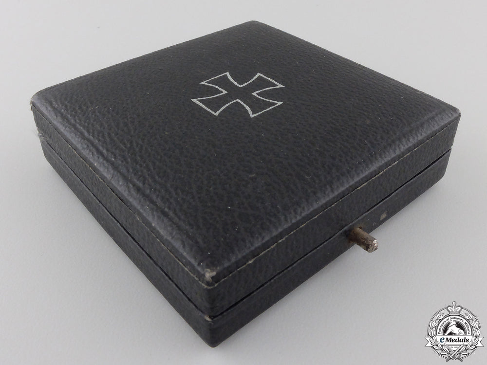 a_second_war_iron_cross_first_class1939_by_meybauer,_berlin_img_02.jpg555f50d2dc21a