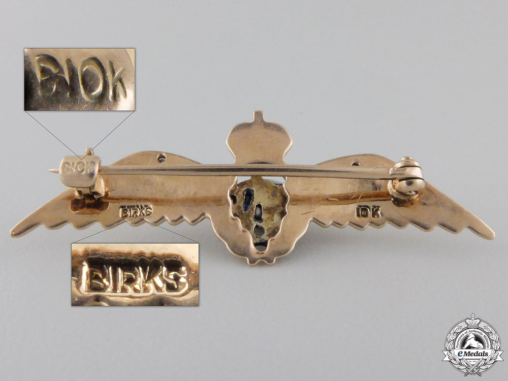 a_royal_canadian_air_force(_rcaf)_pin_in_gold_and_diamonds_img_02.jpg5547860e35171