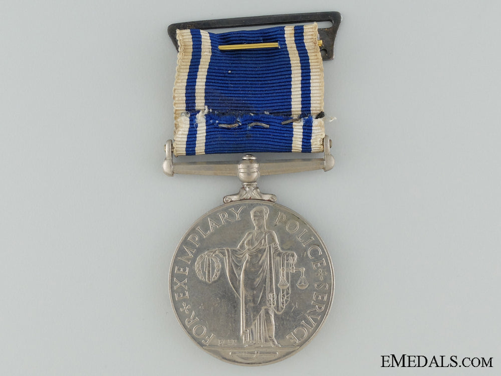 police_long_service_and_good_conduct_medal_to_constable_newton_img_02.jpg53970809702c9
