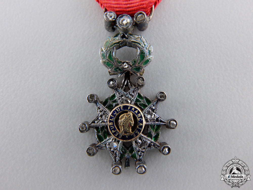 a_french_legion_d'honneur_in_gold_and_diamonds_img_02.jpg551c30a676e56