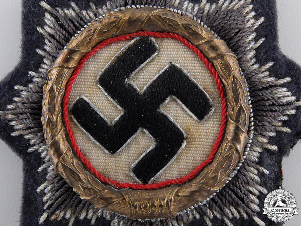 a_german_cross_in_gold;_luftwaffe_issue_img_02.jpg551afbeb05133