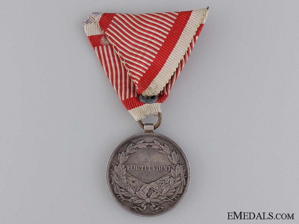 a1917-1918_austrian_bravery_medal;2_nd_class_silver_medal_img_02.jpg542adb2516a9f