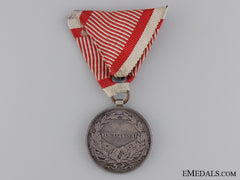 A 1917-1918 Austrian Bravery Medal; 2Nd Class Silver Medal