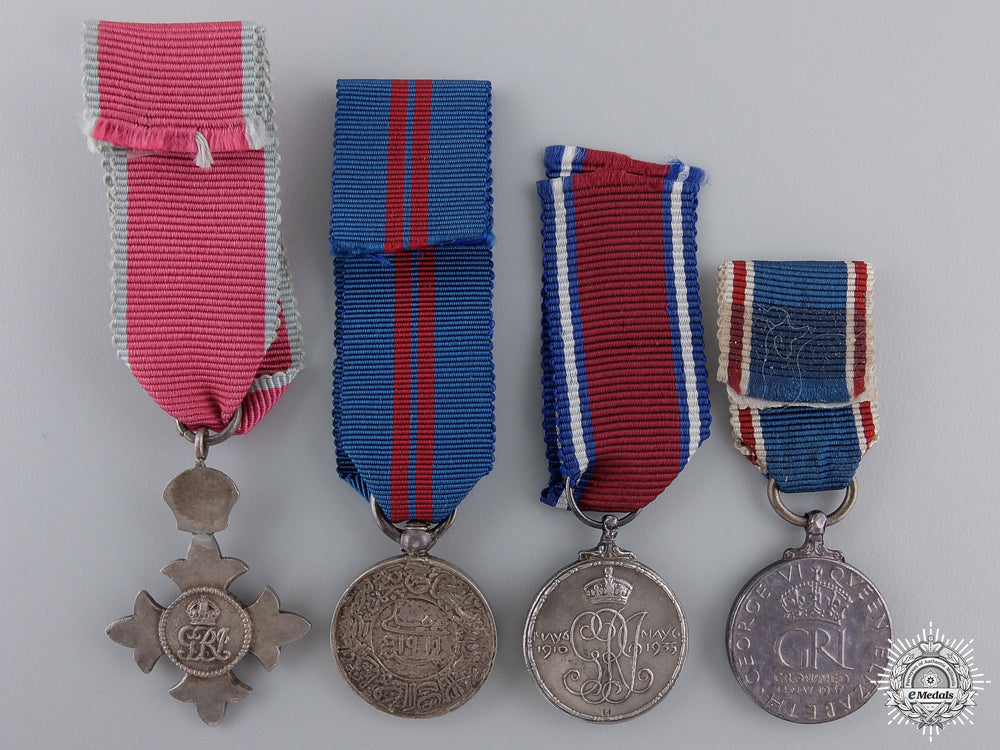 four_miniature_british_orders_and_medals_img_02.jpg54eb43cfabf53